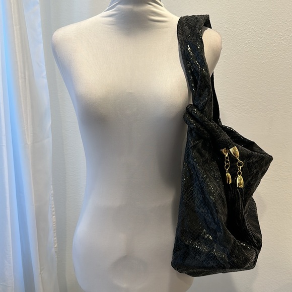 NWOT Galian Black Faux Python Snakeskin handbag gold hardware and tassels - Picture 4 of 11